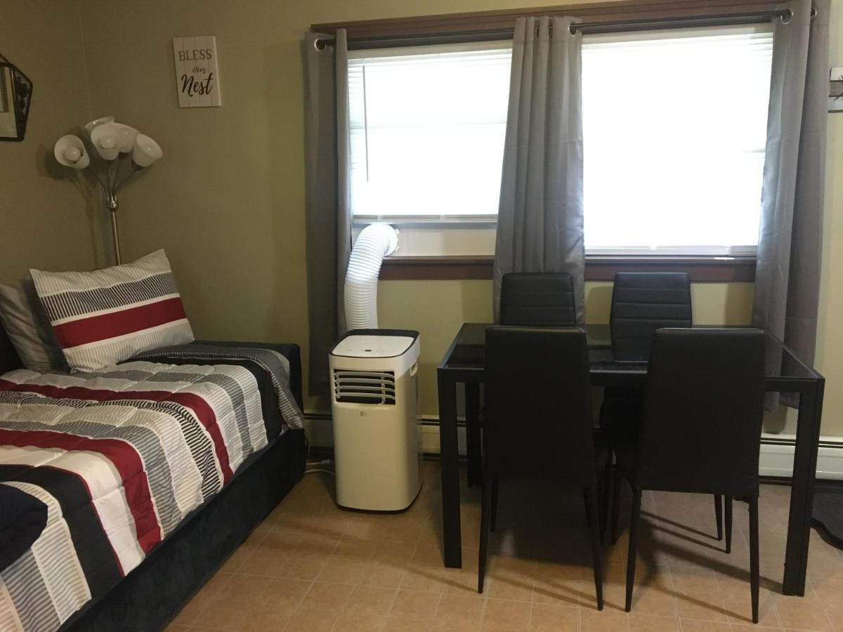 Home Away From Home, Recently Renovated North Troy Екстер'єр фото