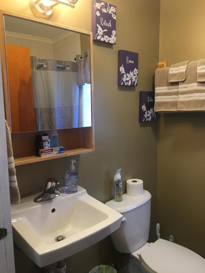 Home Away From Home, Recently Renovated North Troy Екстер'єр фото