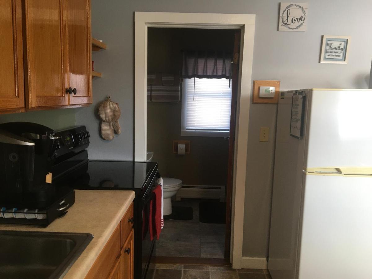 Home Away From Home, Recently Renovated North Troy Екстер'єр фото